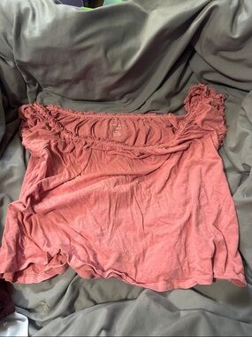 American Eagle Outfitters Off-Shoulder Ruffle Crop Top - Rose